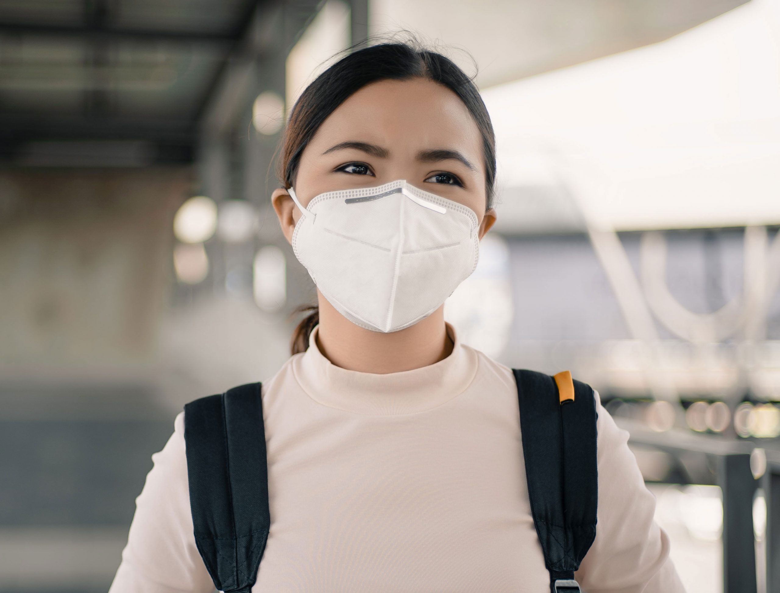 Смог и люди. A man wearing a mask. Надеть маску. Keqing wearing a mask. Keqing wearing a mask.